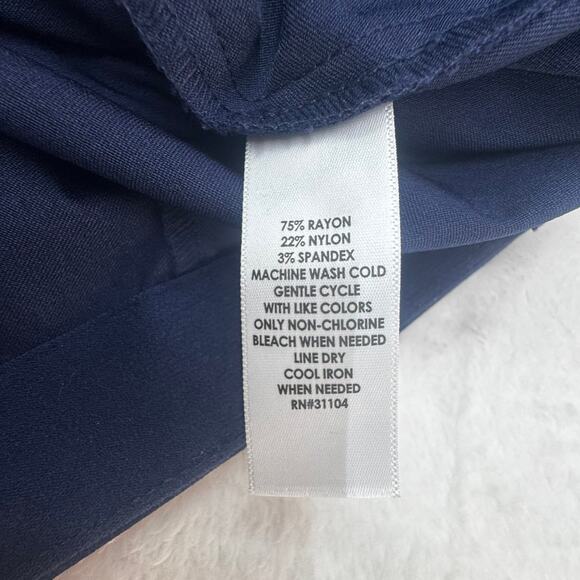 Crown & Ivy Navy Blue Slip On Skirt/Shorts Skort Sz10 Embroidered Hem Front Slit - Picture 7 of 11